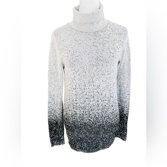 ATHLETA Flurry Blizzard Gradient Turtleneck Top. # 63182
BLACK/HEAT GREY size M - Picture 5 of 10